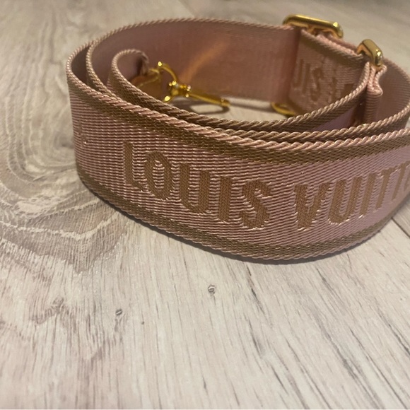 LV Multi-Pochette Accessoires Pink Strap - Picture 2 of 10